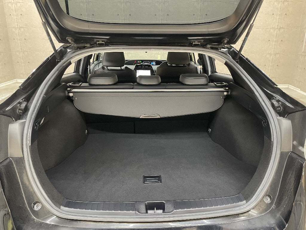 トヨタ プリウス7枚目