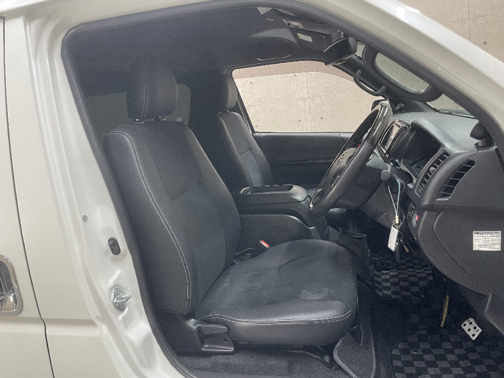 トヨタ レジアスエースV3枚目