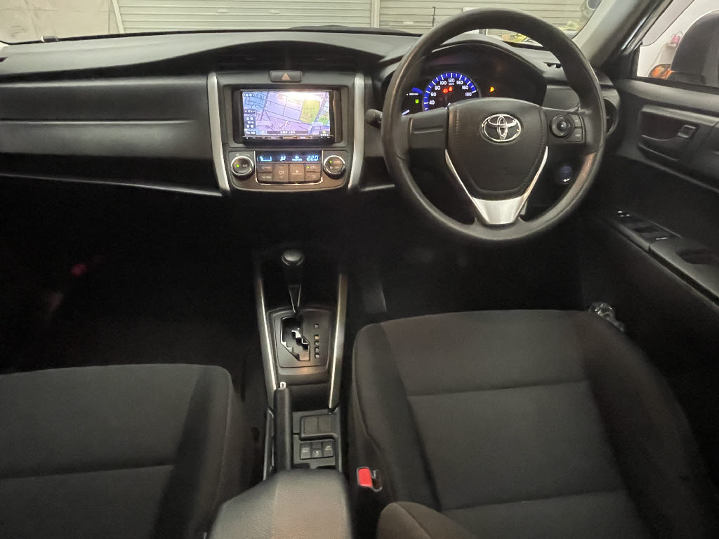 トヨタ カローラフィールダーHV2枚目