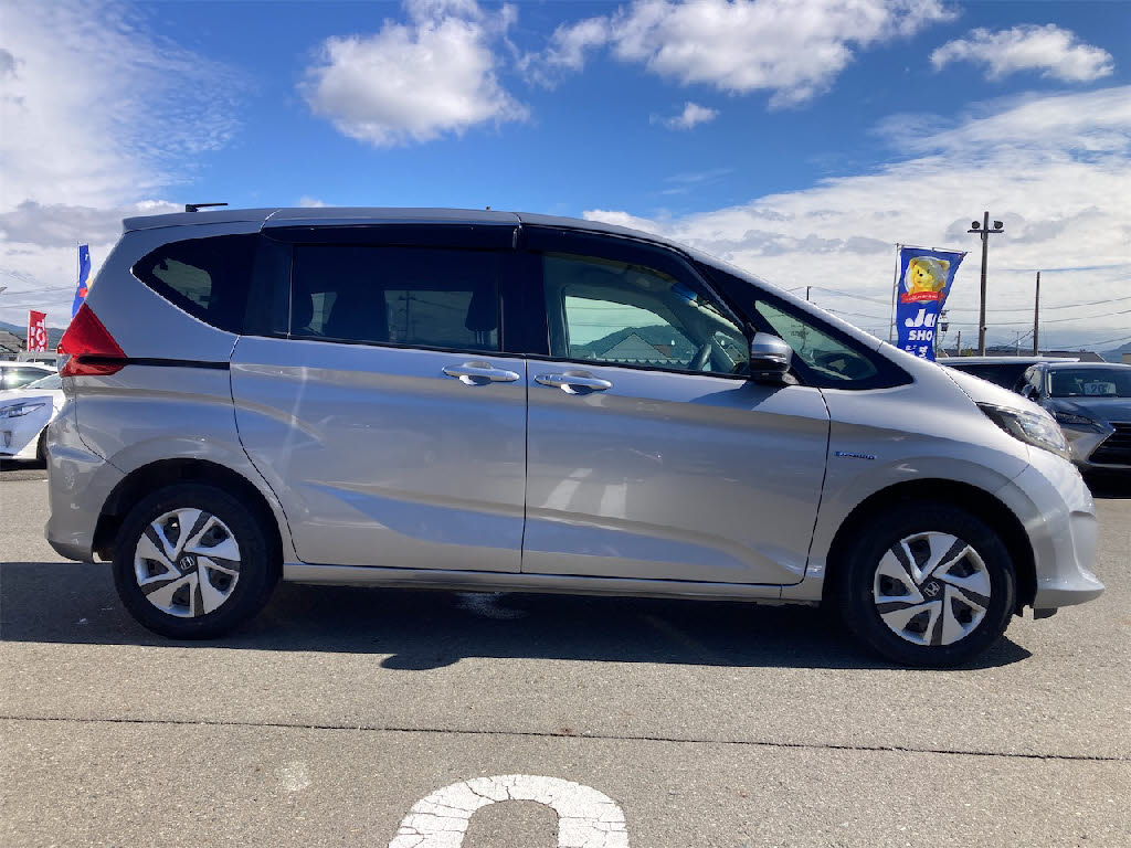 ホンダ フリードハイブリッド4枚目