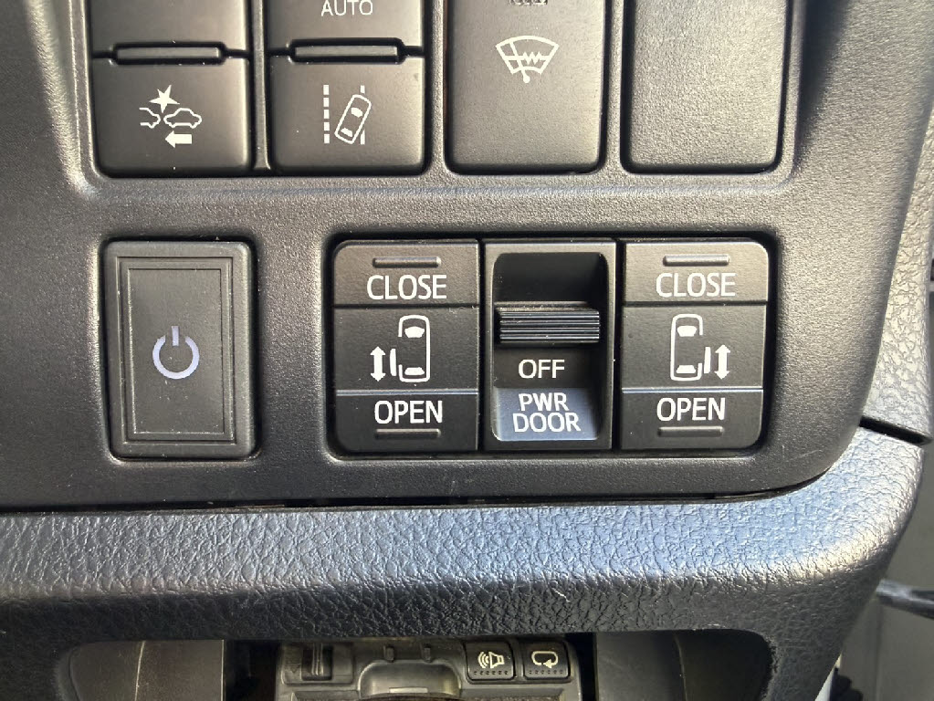 トヨタ エスクァイア6枚目