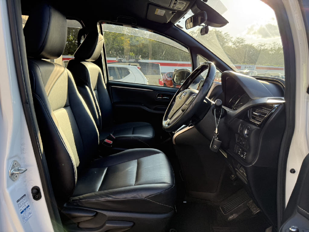 トヨタ エスクァイア8枚目