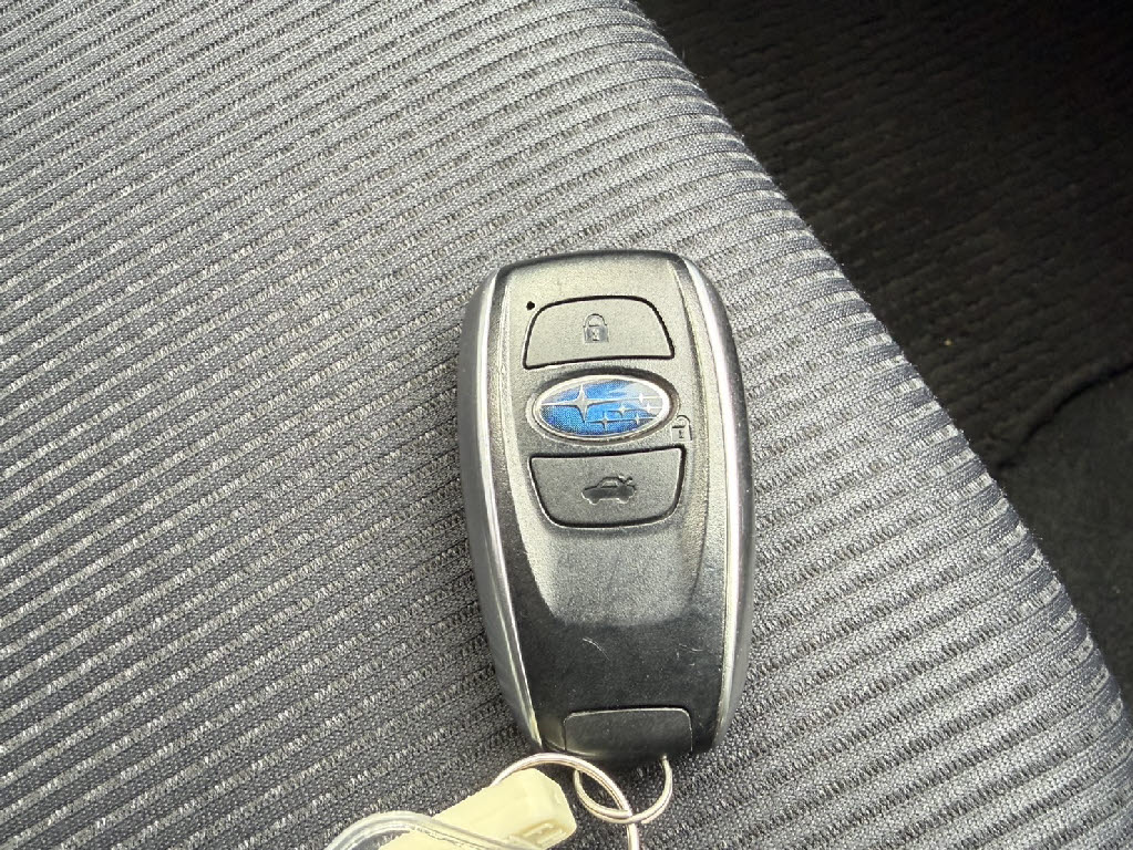 スバル インプレッサスポーツ7枚目