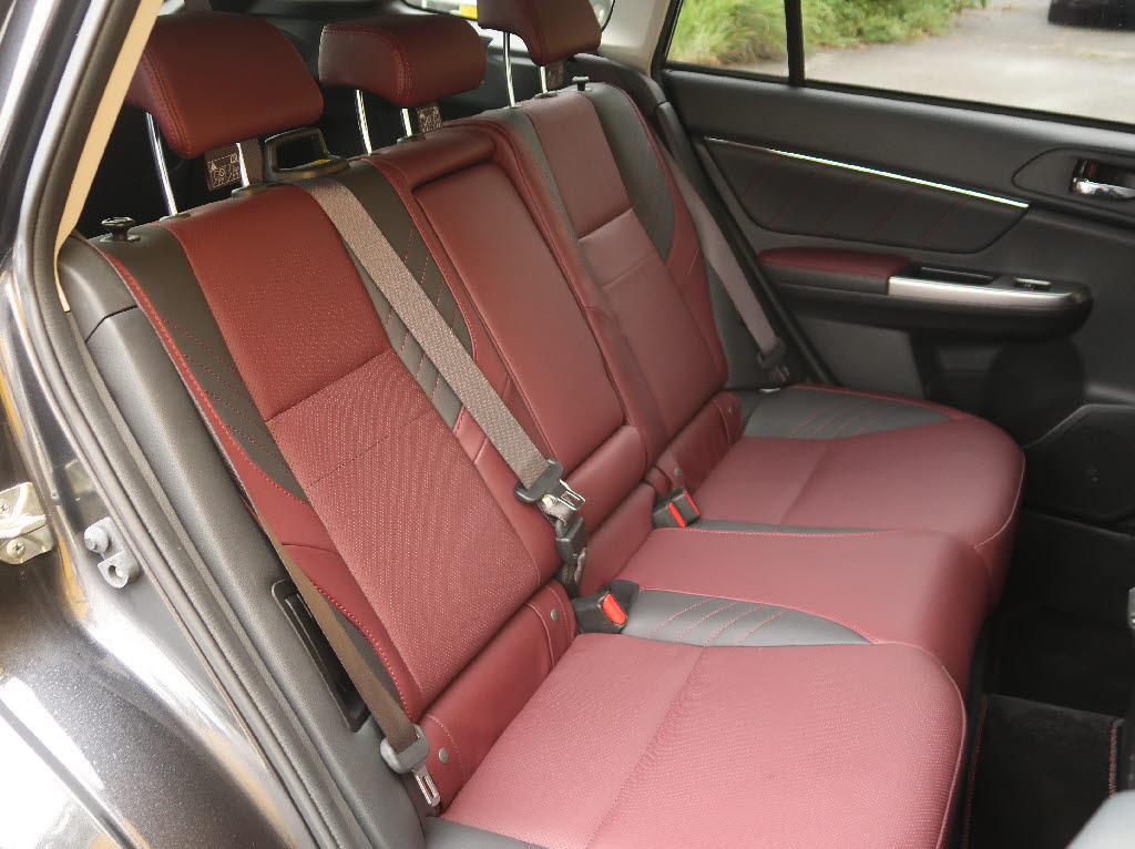 スバル レヴォーグ6枚目