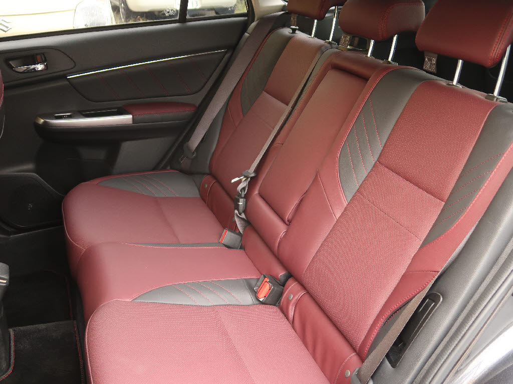 スバル レヴォーグ7枚目