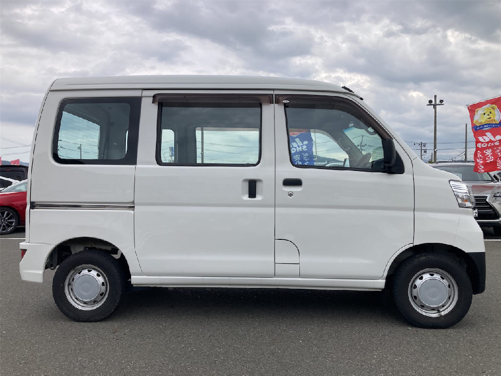ダイハツ ハイゼットカーゴV4枚目