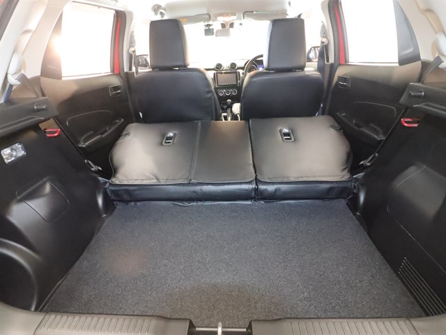 スズキ スイフト8枚目