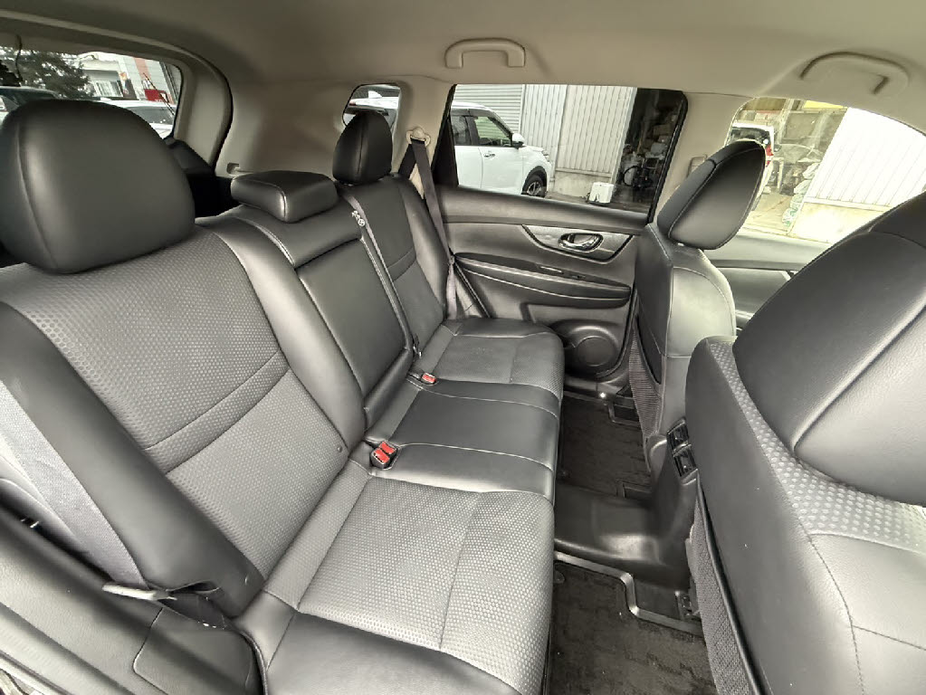 ニッサン エクストレイル9枚目