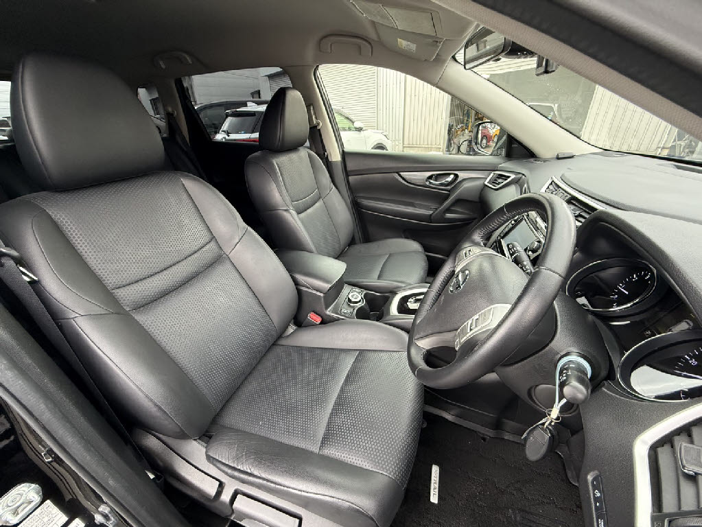 ニッサン エクストレイル8枚目