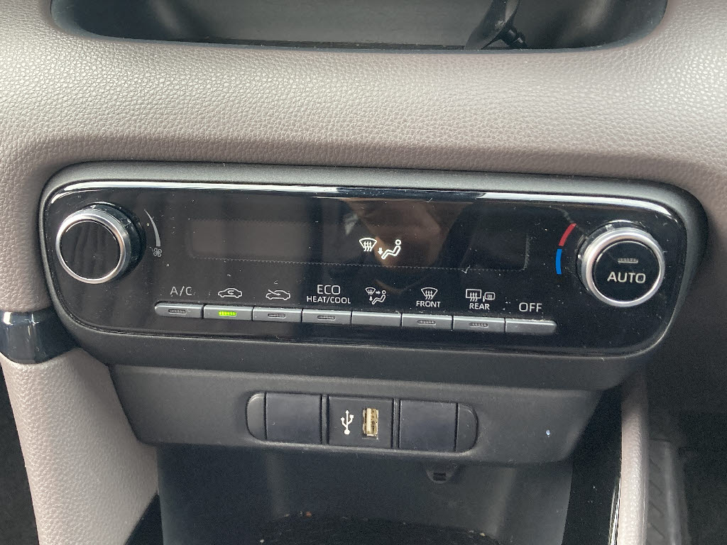 トヨタ ヤリス6枚目