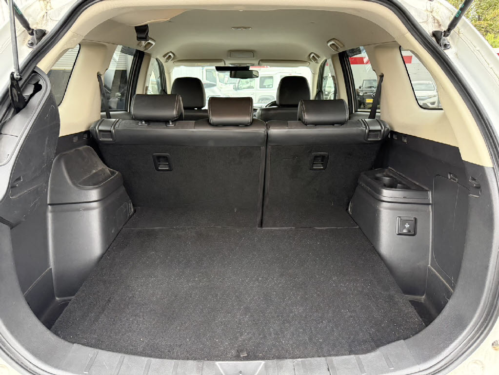 三菱 アウトランダーPHEV10枚目