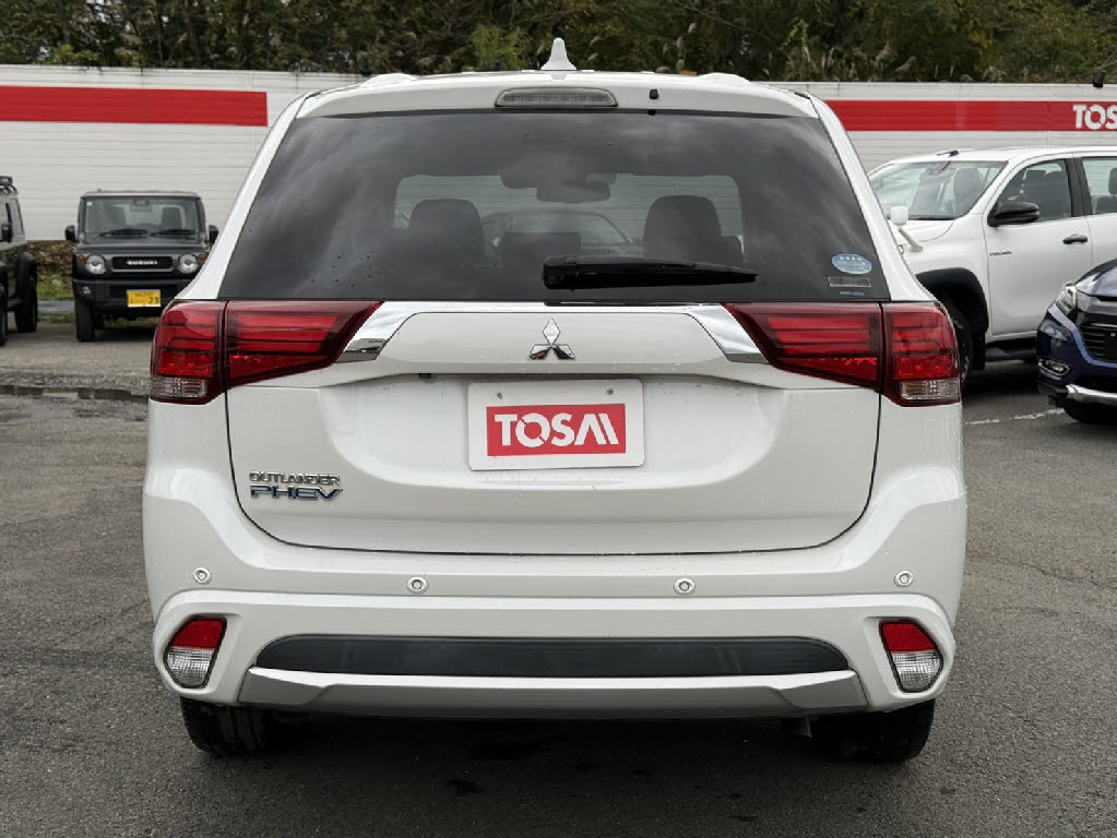 三菱 アウトランダーPHEV15枚目
