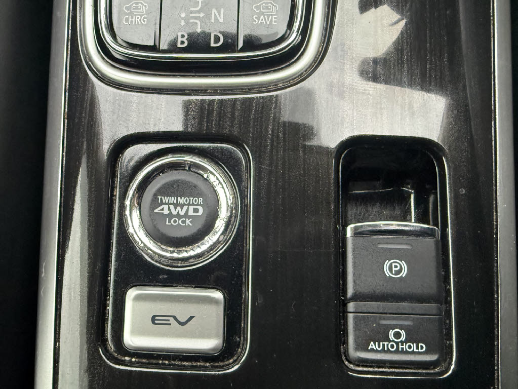 三菱 アウトランダーPHEV6枚目