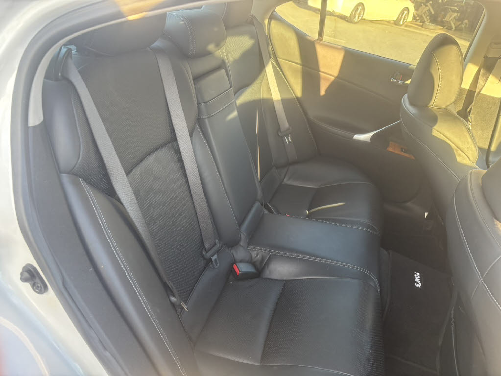 レクサス IS9枚目