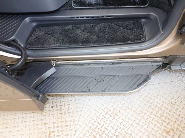 トヨタ アルファード7枚目