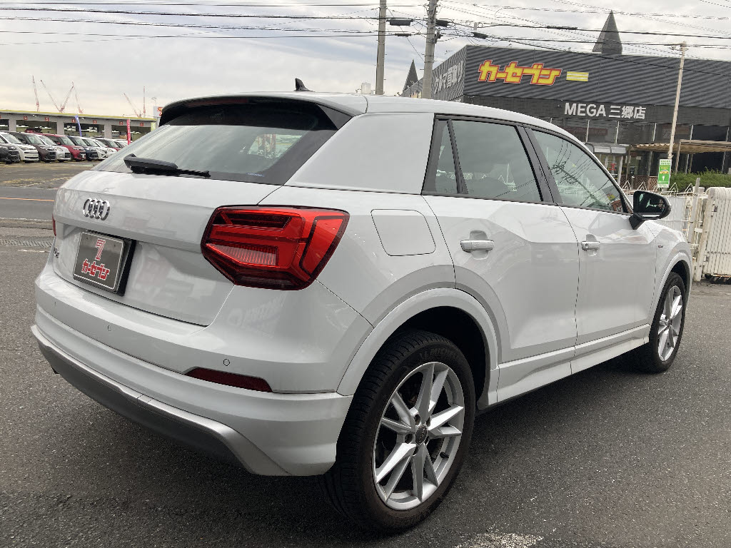 アウディ Q21枚目