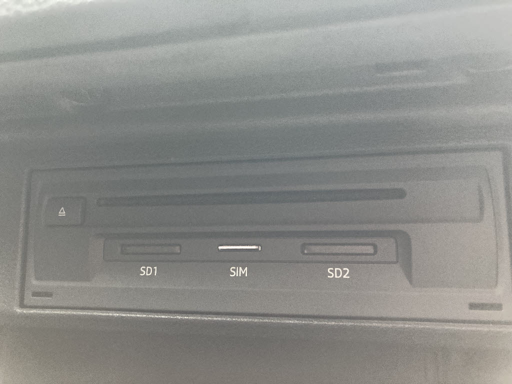 アウディ Q219枚目