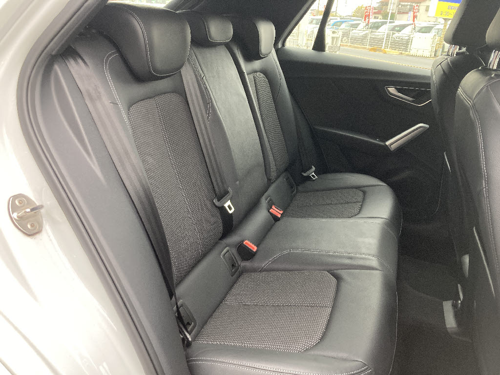 アウディ Q24枚目