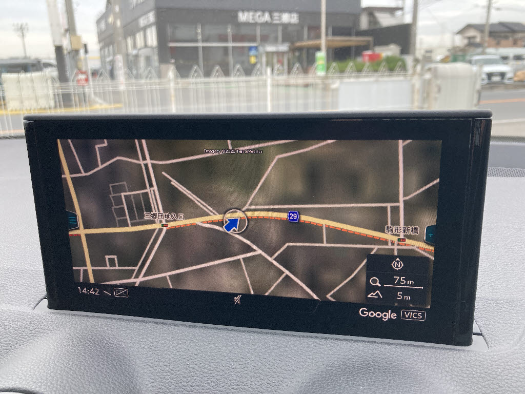 アウディ Q26枚目