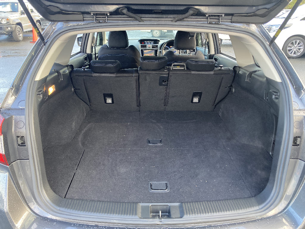 スバル レヴォーグ16枚目