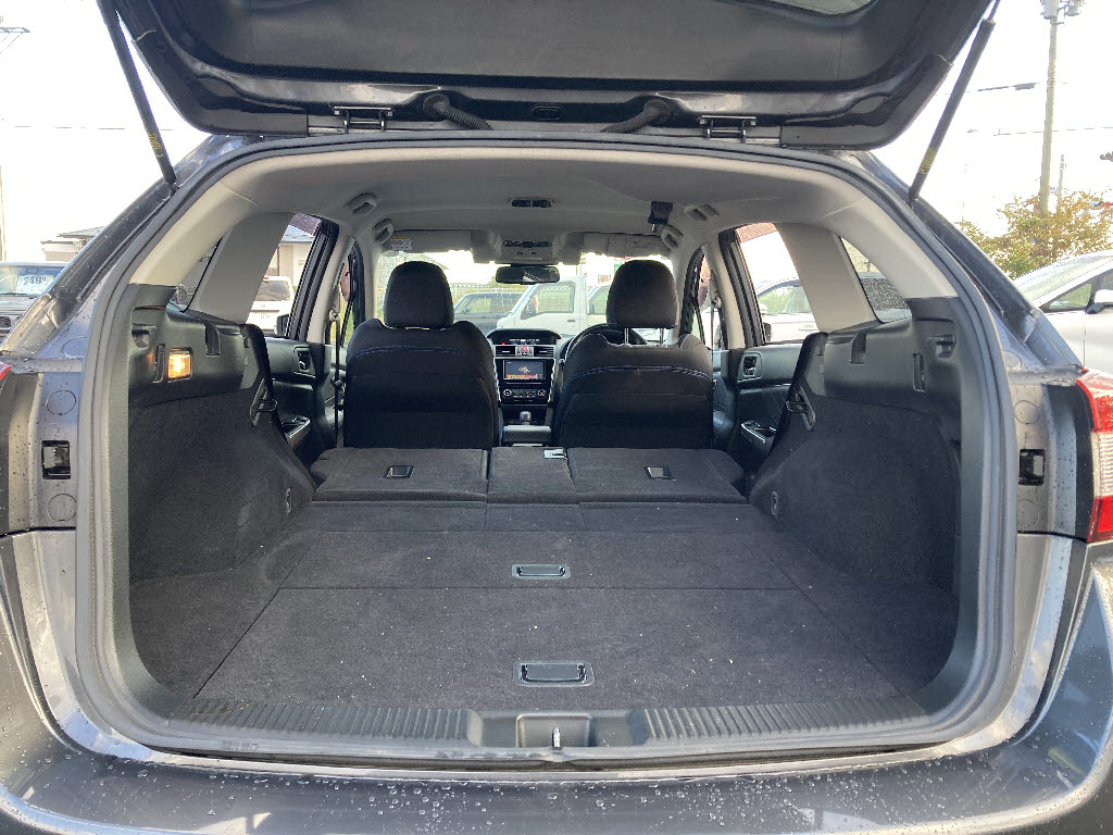 スバル レヴォーグ17枚目