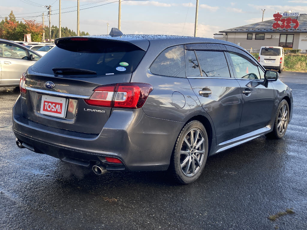 スバル レヴォーグ1枚目