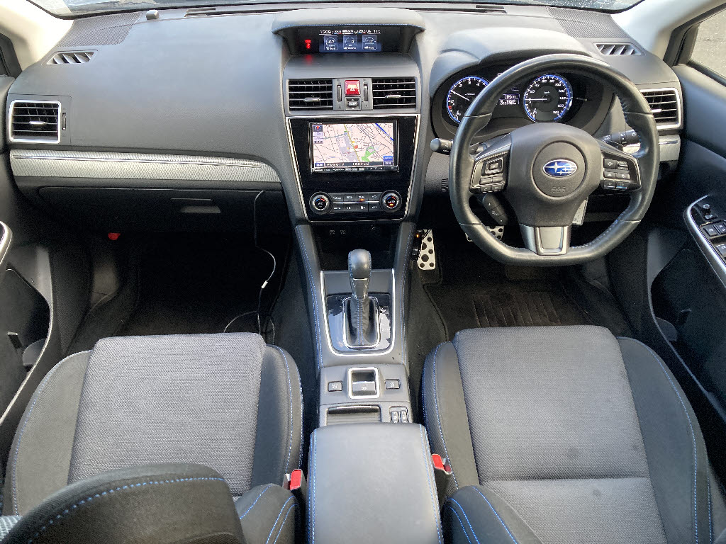 スバル レヴォーグ2枚目