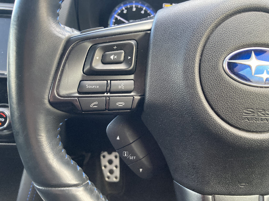 スバル レヴォーグ7枚目