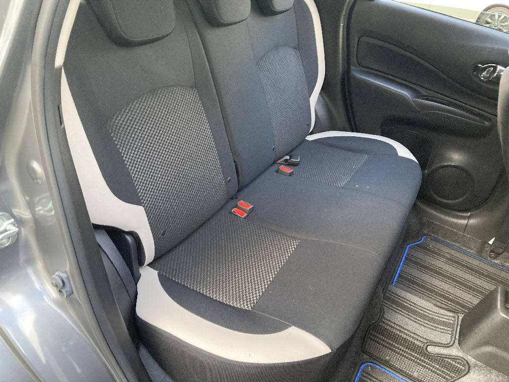 ニッサン ノート17枚目