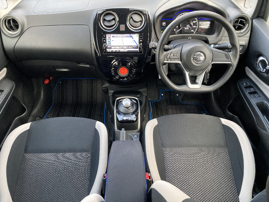 ニッサン ノート2枚目
