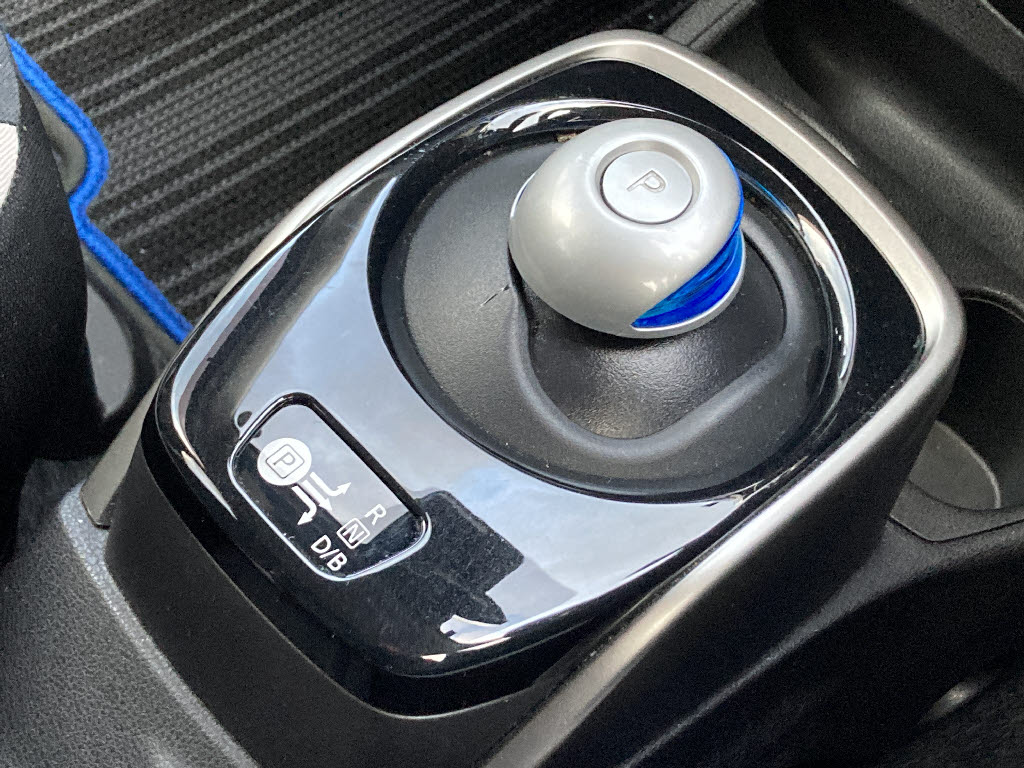 ニッサン ノート7枚目