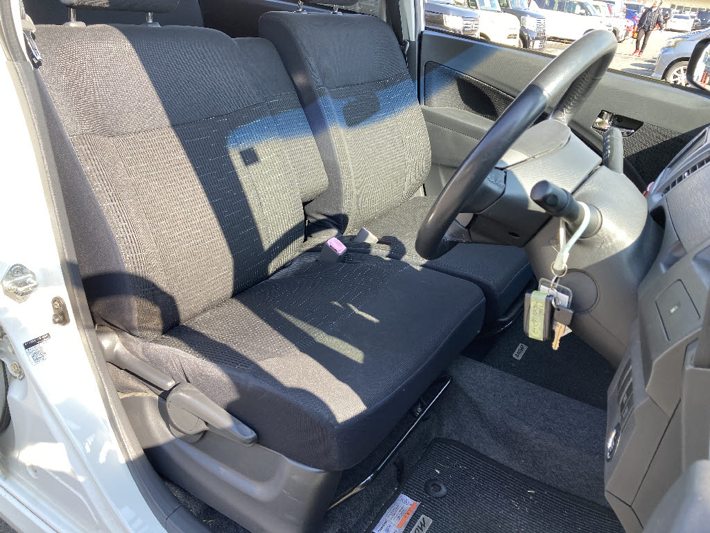 ダイハツ ムーヴカスタム12枚目