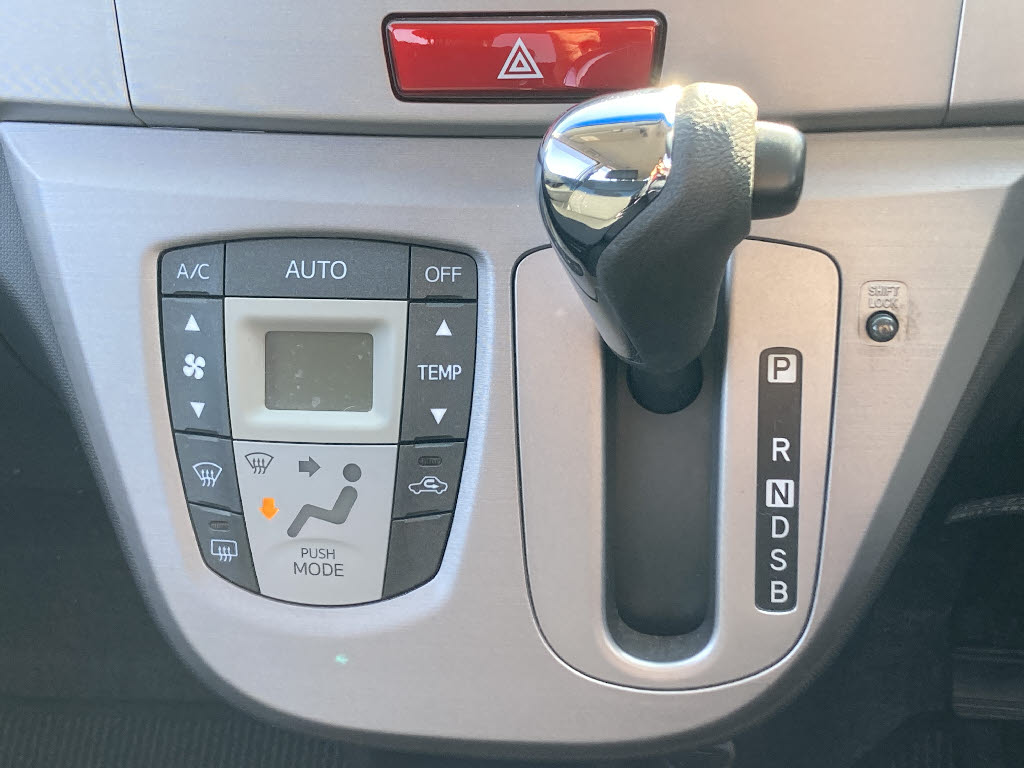 ダイハツ ムーヴカスタム6枚目