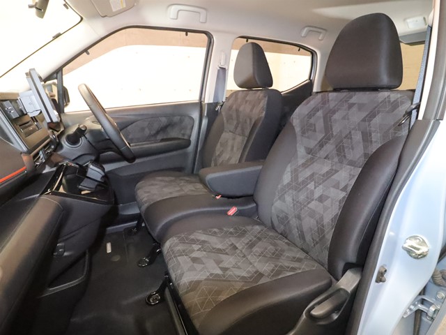 三菱 ｅＫクロス5枚目