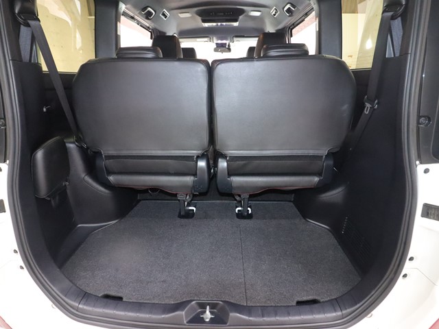 トヨタ ヴォクシーハイブリッド11枚目