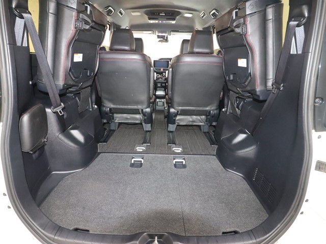 トヨタ ヴォクシーハイブリッド12枚目