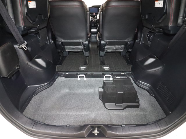 トヨタ ヴォクシーハイブリッド13枚目