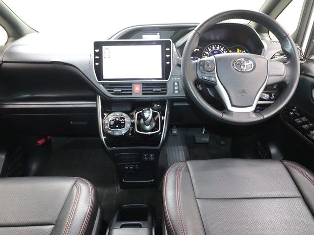 トヨタ ヴォクシーハイブリッド2枚目