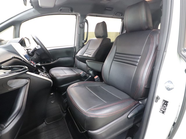 トヨタ ヴォクシーハイブリッド7枚目