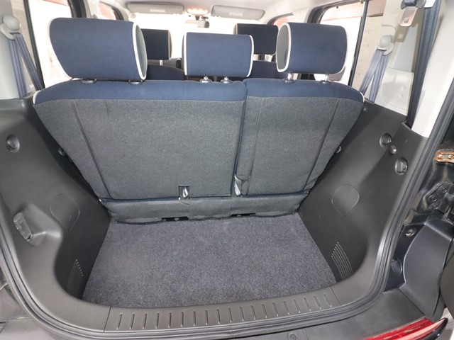 ニッサン キューブ9枚目