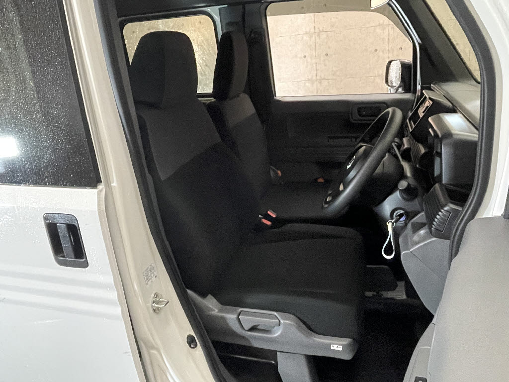 ホンダ N-VAN3枚目