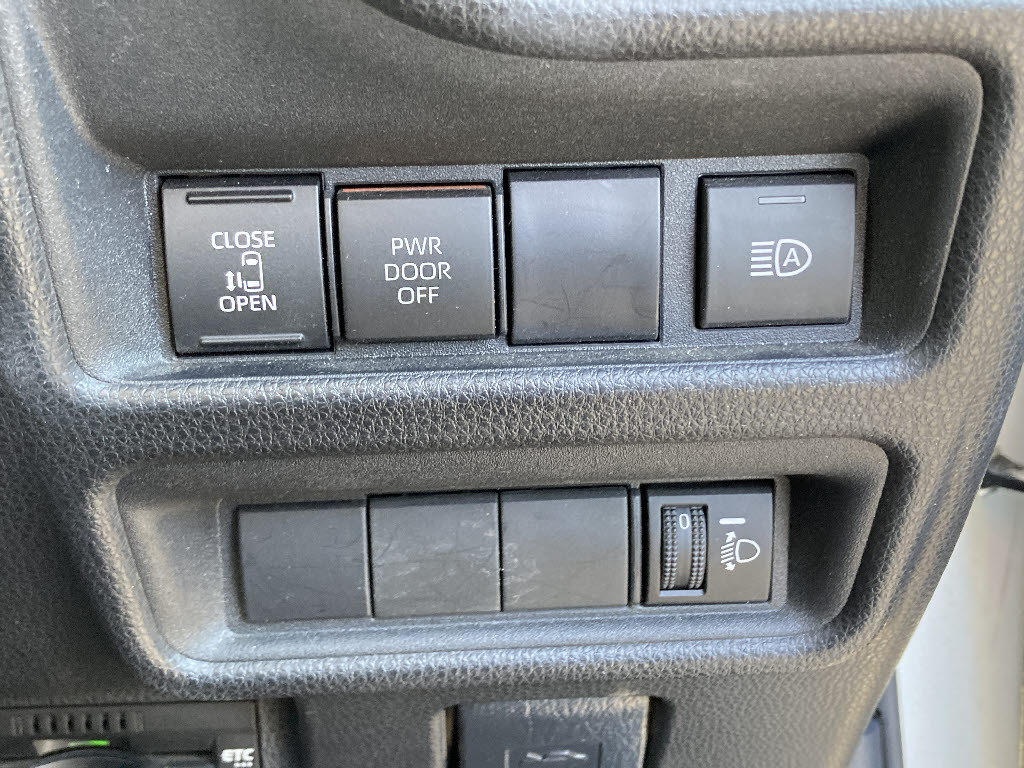 トヨタ シエンタ ハイブリッド11枚目