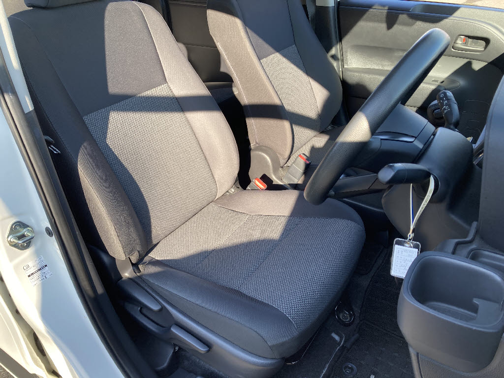 トヨタ シエンタ ハイブリッド12枚目