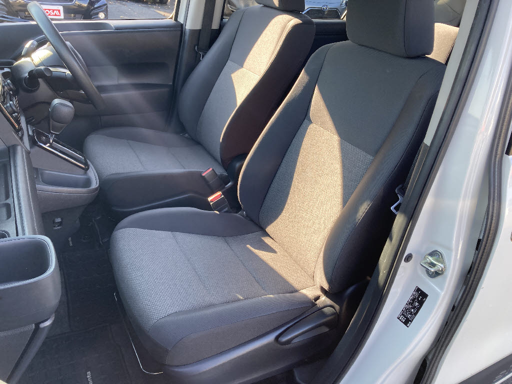 トヨタ シエンタ ハイブリッド13枚目