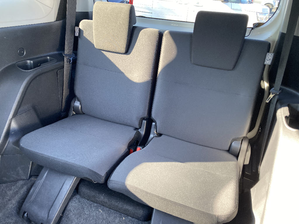 トヨタ シエンタ ハイブリッド15枚目