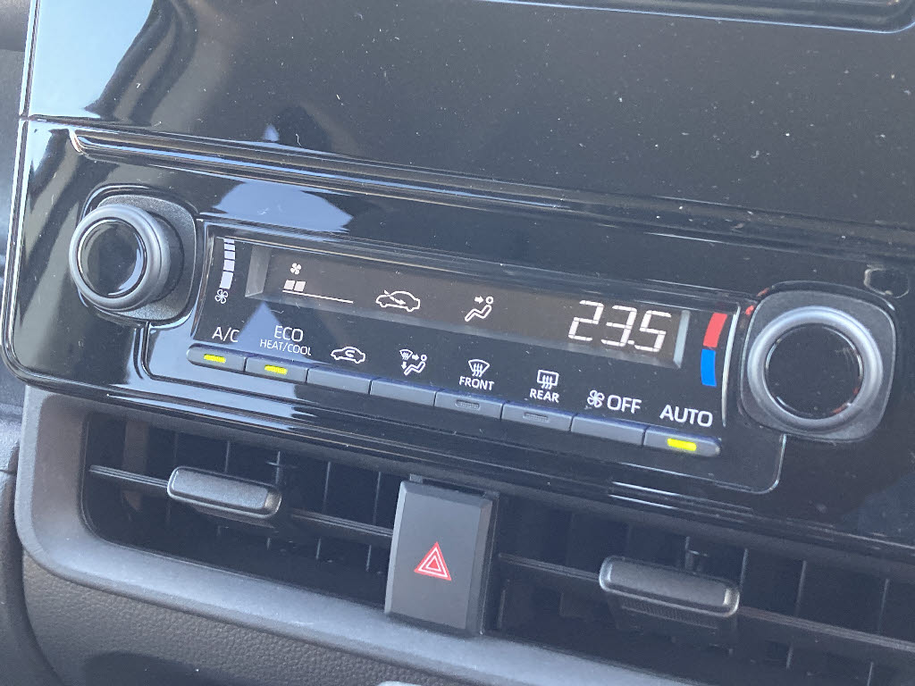 トヨタ シエンタ ハイブリッド6枚目