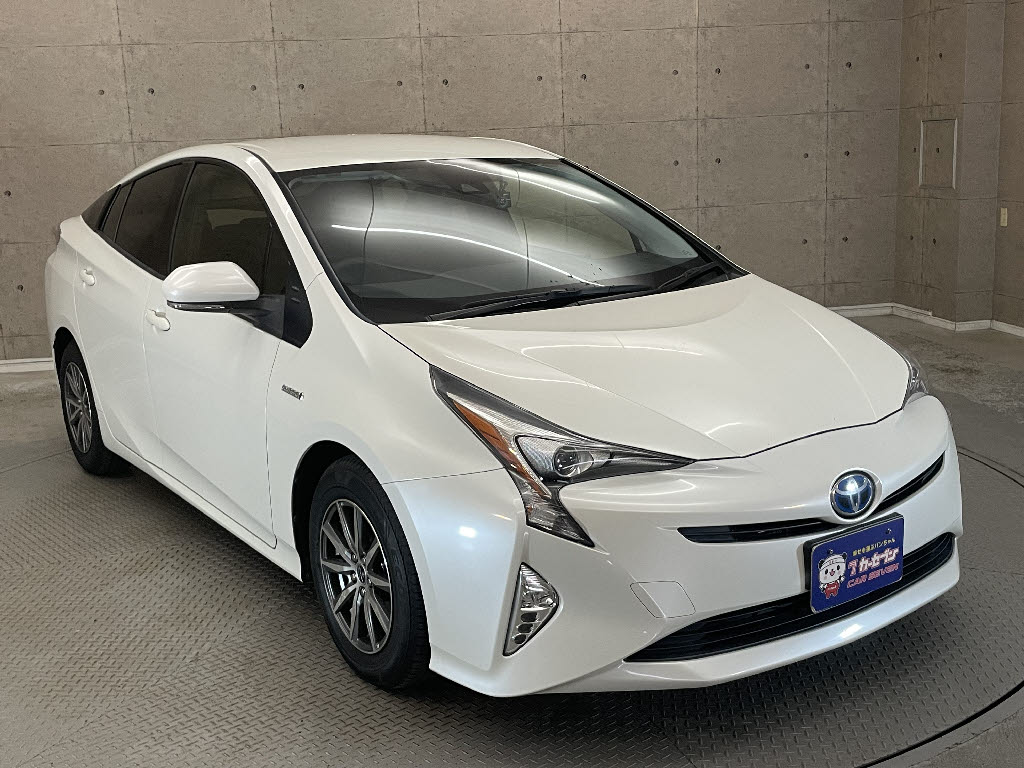 トヨタ プリウス10枚目