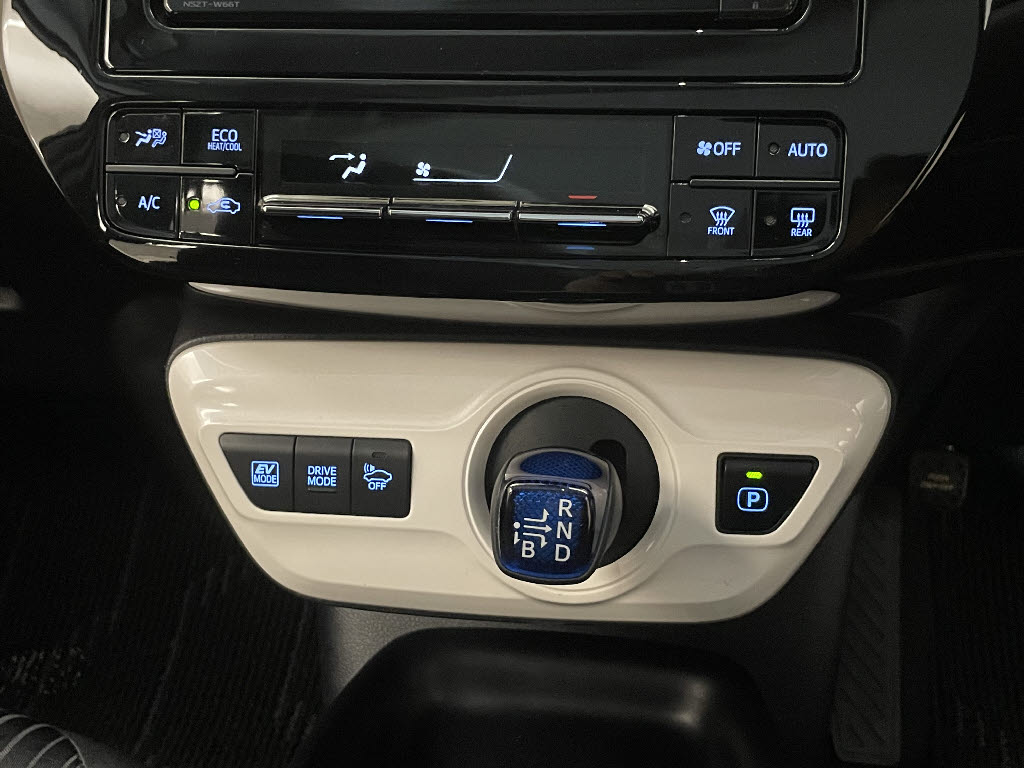 トヨタ プリウス17枚目