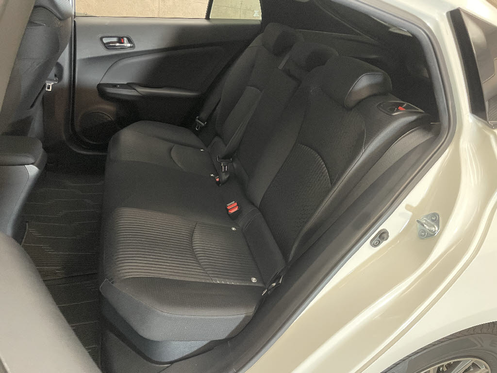 トヨタ プリウス6枚目