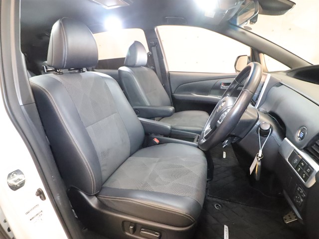 トヨタ エスティマ3枚目